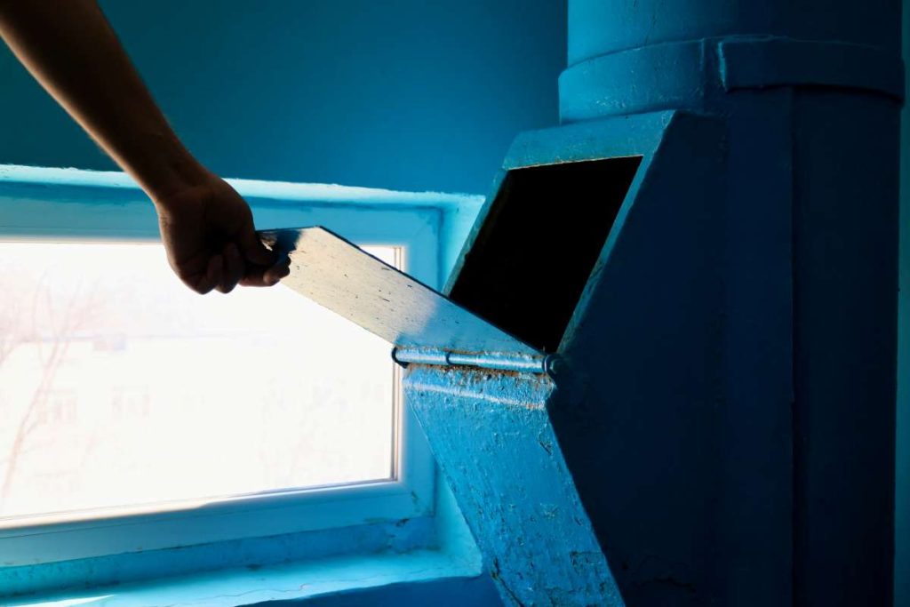 garbage chute odour in condo