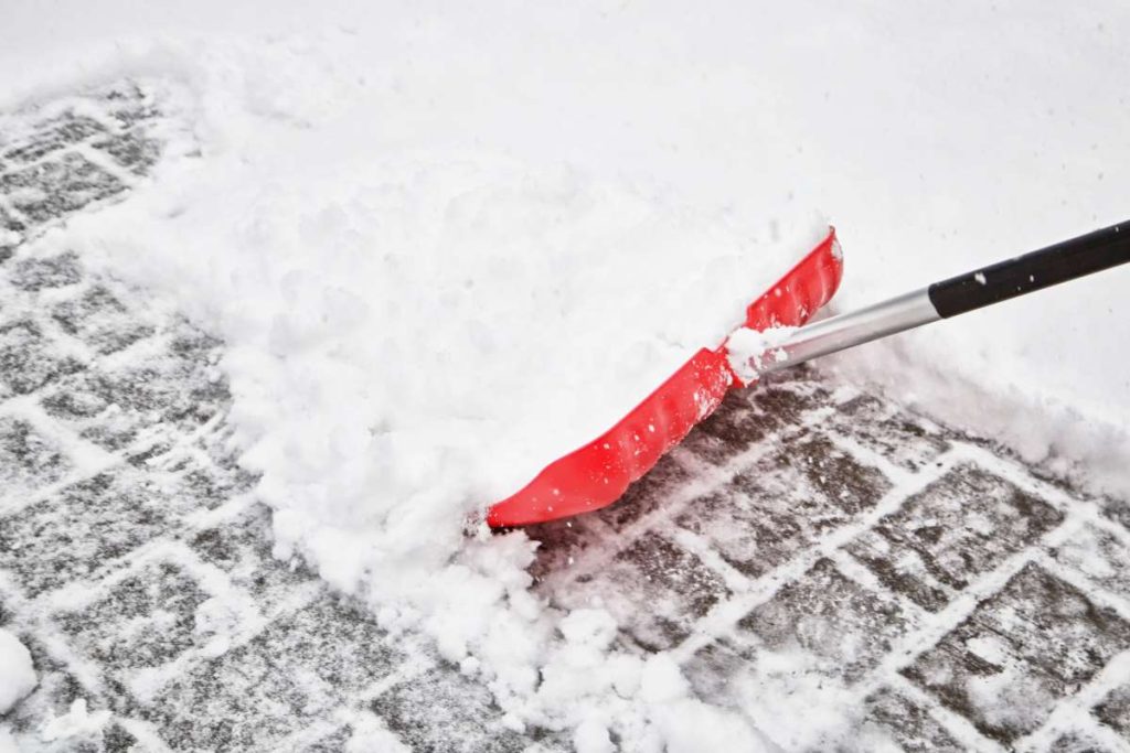 condominium snow removal in Ontario
